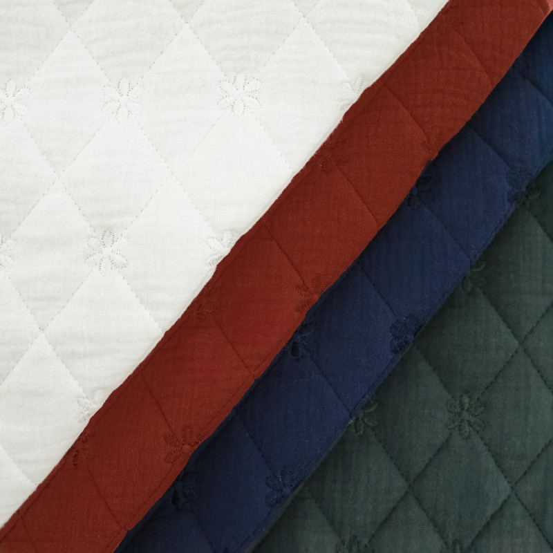 Matelassé Double Gaze Broderie Fleurs